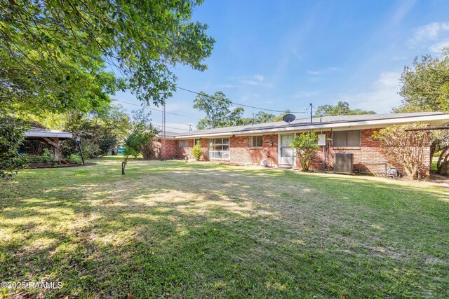 300 W Saint Louis St, Lafayette, LA 70506 - view of yard with central AC unit