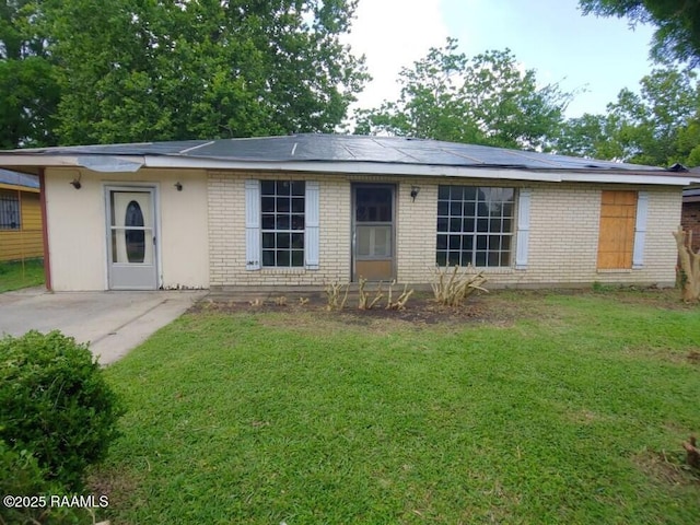 802 Myrtis St, New Iberia, LA 70560 - ranch-style house featuring a front lawn and brick siding