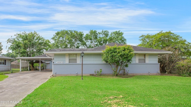 1119 Mary Lee St, Franklin, LA 70538 - view of front of house featuring fence, concrete driveway, a front yard, and brick siding