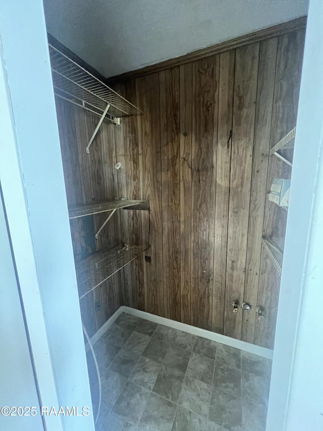 1009/1011 Providence St, New Iberia, LA 70560 - view of walk in closet