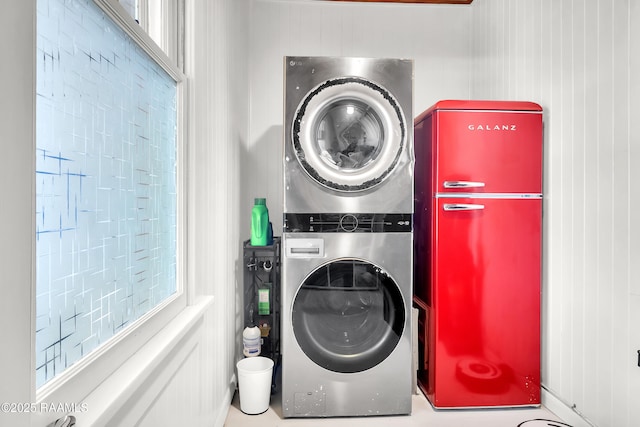 1703 W University Ave, Lafayette, LA 70506 - clothes washing area with stacked washer / drying machine