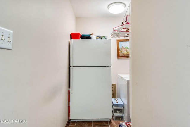 laundry room featuring tile patterned floors