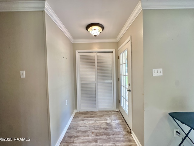 820 Genevieve Dr, Lafayette, LA 70503 - entryway with baseboards, wood finished floors, ornamental molding, and plenty of natural light