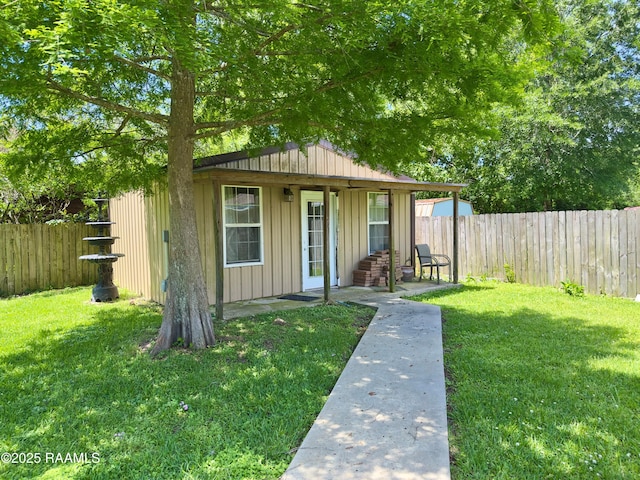 820 Genevieve Dr, Lafayette, LA 70503 - view of outdoor structure featuring a fenced backyard