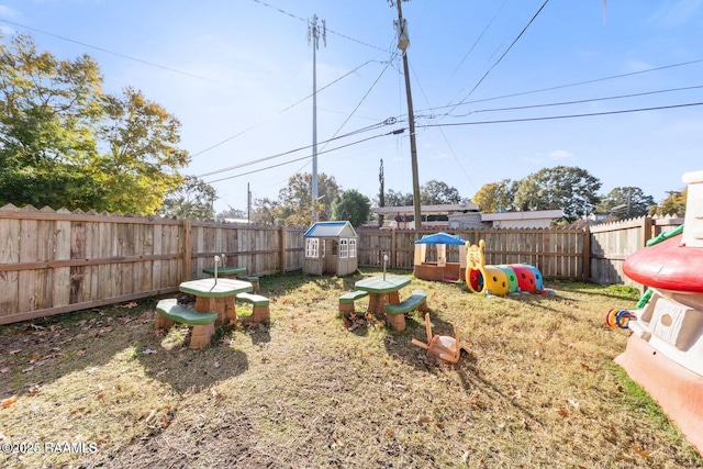 view of yard featuring a fenced backyard
