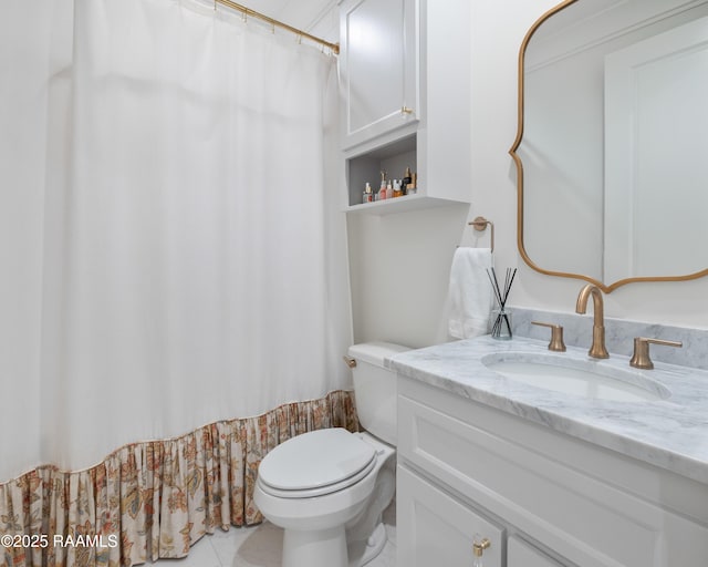 301 Greyford Dr, Lafayette, LA 70503 - bathroom featuring toilet, a shower with curtain, vanity, and tile patterned floors