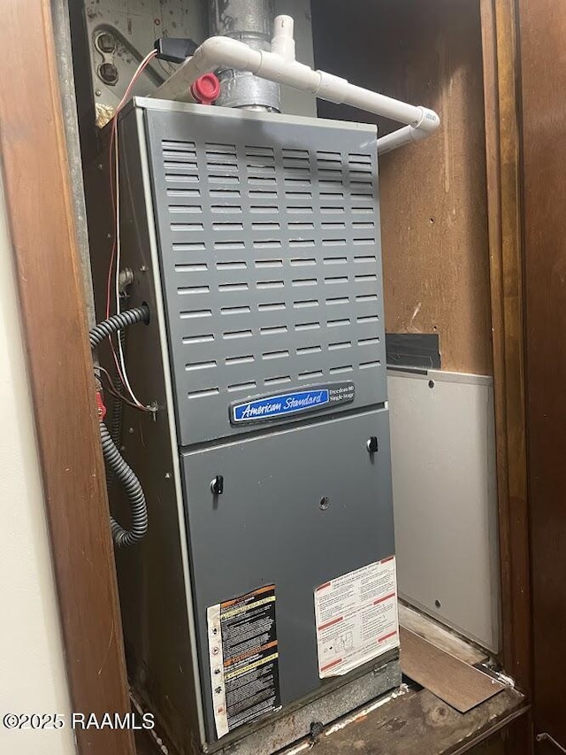 210 Essex St, Lafayette, LA 70506 - utilities featuring heating unit