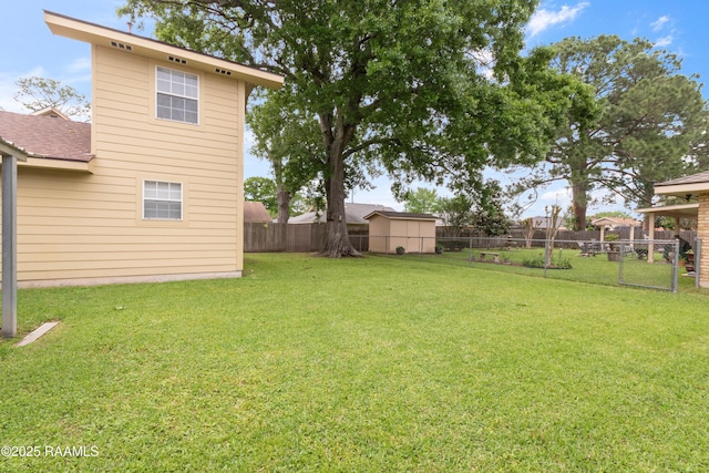 220 N Philo Dr, Lafayette, LA 70506 - view of yard featuring a fenced backyard
