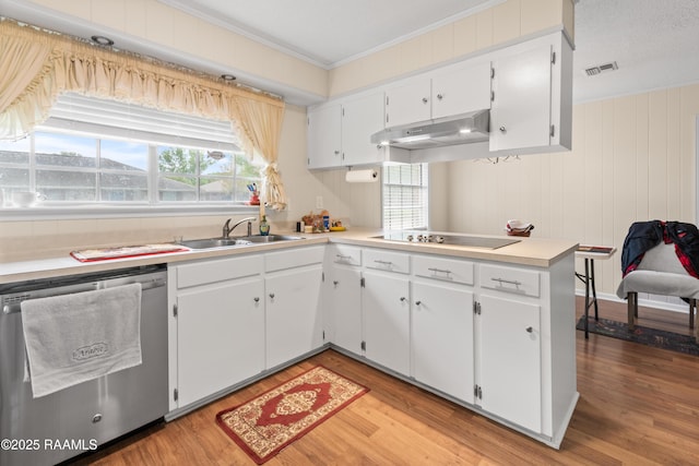 220 N Philo Dr, Lafayette, LA 70506 - kitchen with stainless steel dishwasher, a sink, visible vents, black electric stovetop, and under cabinet range hood