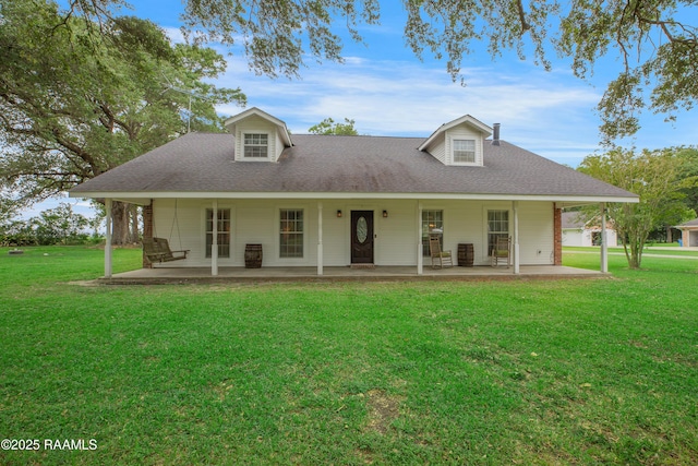 111 W Oaklawn Dr, Franklin, LA 70538 - view of front facade featuring a shingled roof and a front lawn