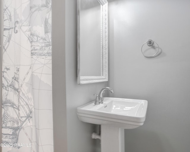 111 W Oaklawn Dr, Franklin, LA 70538 - bathroom featuring a sink