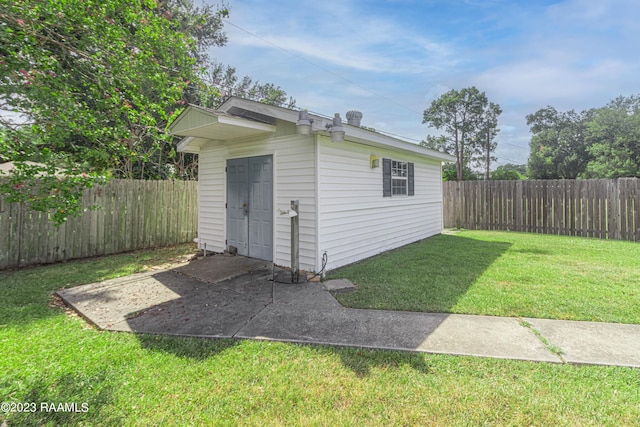 110 Karen Dr, Lafayette, LA 70503 - view of outdoor structure featuring an outdoor structure and a fenced backyard