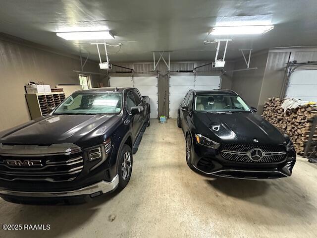 10427 U S Highway 167, Abbeville, LA 70510 - garage featuring a garage door opener