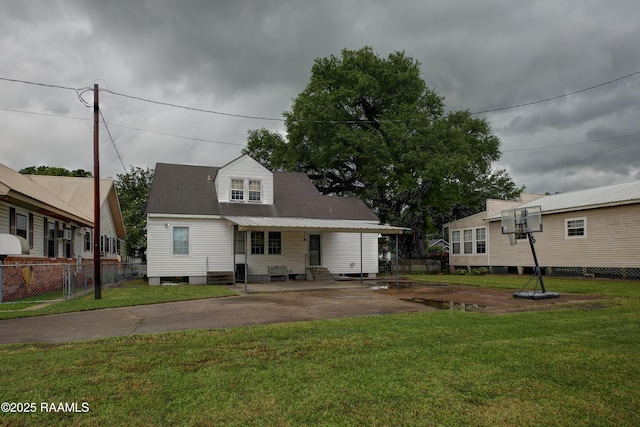 627 Weeks St, New Iberia, LA 70560 - view of front of house with entry steps and driveway