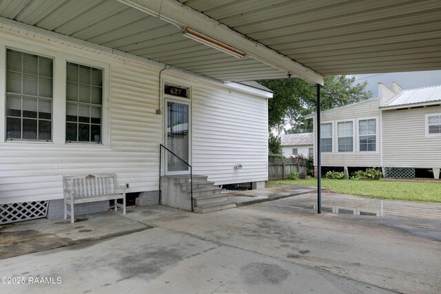 627 Weeks St, New Iberia, LA 70560 - entrance to property with a patio area