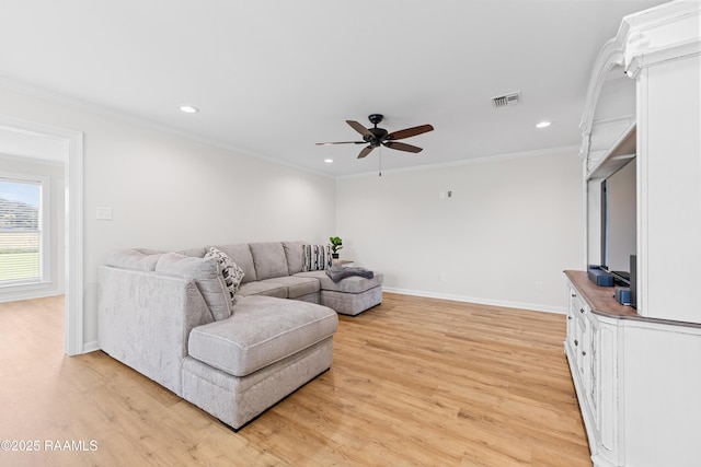 living room featuring light wood-style flooring, recessed lighting, baseboards, ceiling fan, and visible vents