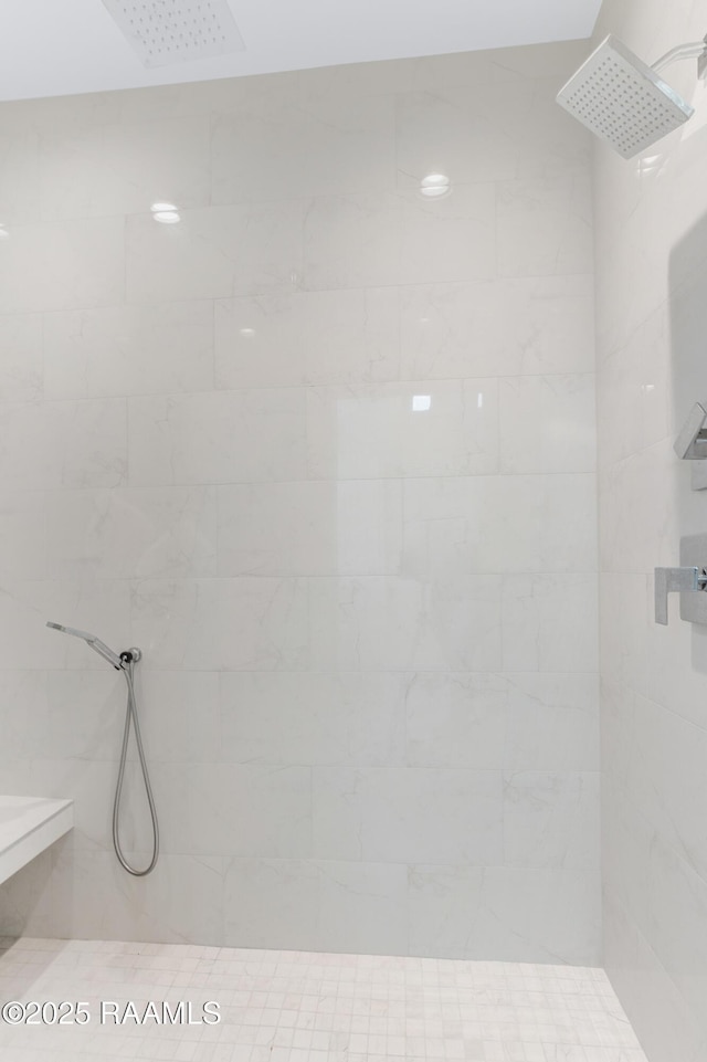 1022 Roselawn Dr, Lafayette, LA 70503 - full bathroom featuring tiled shower