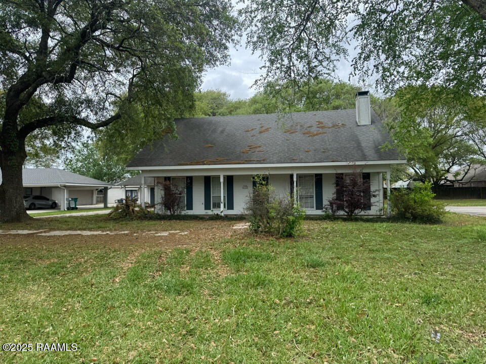112 Thorn Dr, Youngsville, LA 70592 - photo 1