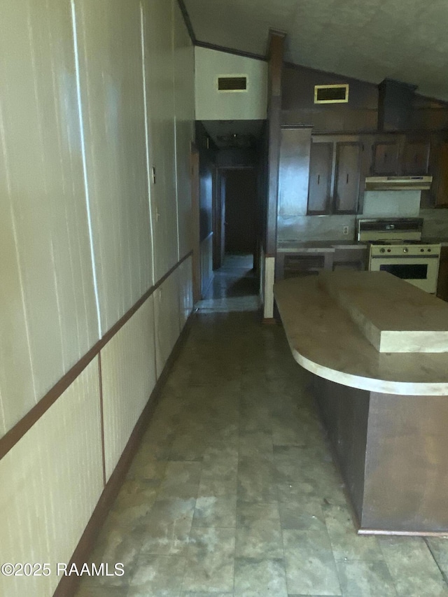 213 S Charles Campbell St, Abbeville, LA 70510
