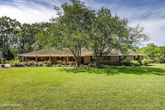 single story home featuring a front yard