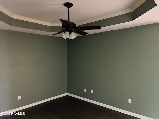 104 Bismark Dr, Broussard, LA 70518 - empty room featuring a ceiling fan, a tray ceiling, crown molding, and baseboards