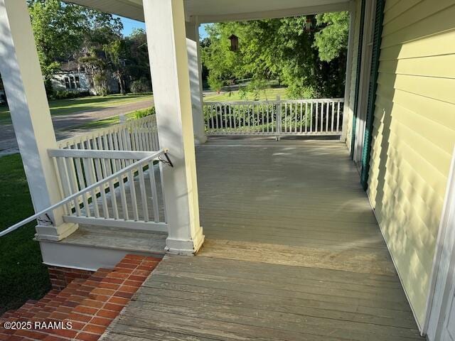 505 Fairview Ave, Abbeville, LA 70510 - wooden terrace featuring a porch