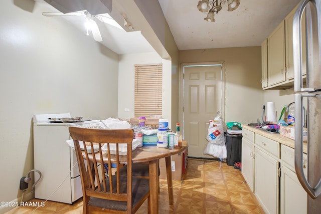 1405 Pelican St, New Iberia, LA 70560 - dining area featuring ceiling fan and washer / clothes dryer