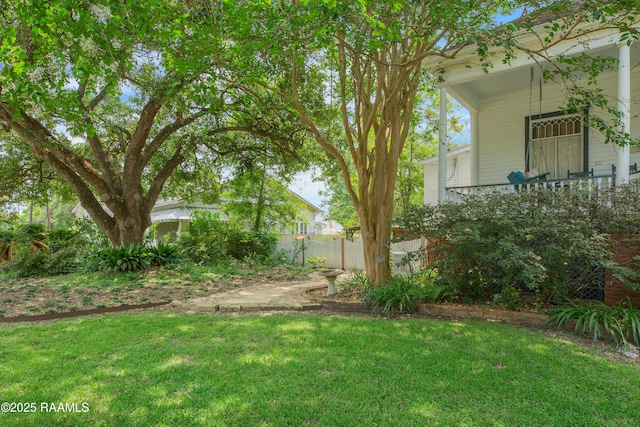 122 Lee St, New Iberia, LA 70560 - view of yard featuring a porch