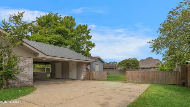 513 Emmeline St, New Iberia, LA 70563 - garage with driveway