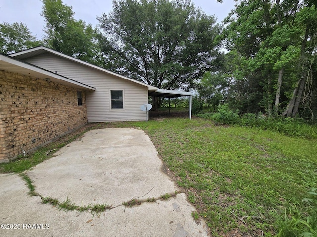 view of grassy yard