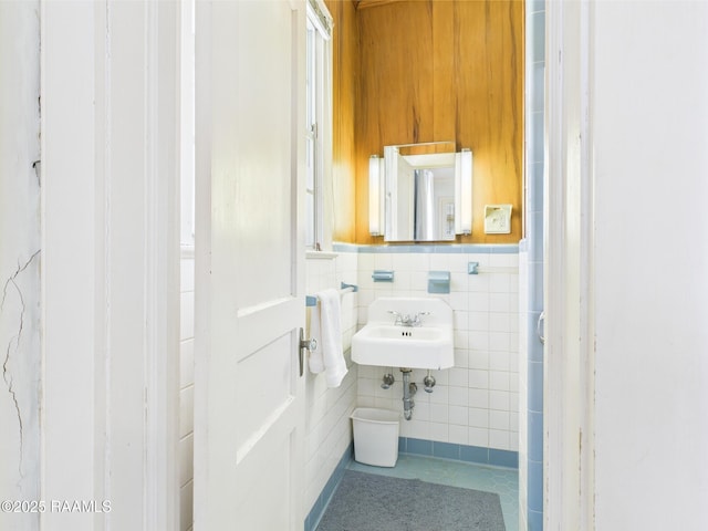 1635 Myrtle Pl, Lafayette, LA 70506 - bathroom with tile walls and tile patterned floors