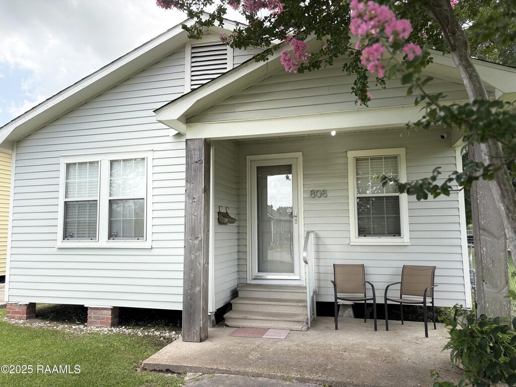 808 6th St, Rayne, LA 70578 - photo 1