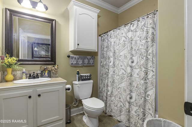 100 Mirada Ln, Lafayette, LA 70508 - bathroom with crown molding, toilet, vanity, tasteful backsplash, and a shower with curtain