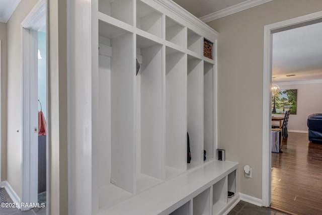 421 Karen Dr, Lafayette, LA 70503 - mudroom featuring ornamental molding and baseboards