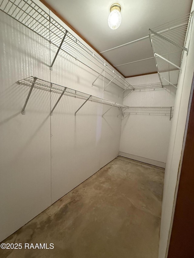 2015 Cummings St, Opelousas, LA 70570 - view of spacious closet