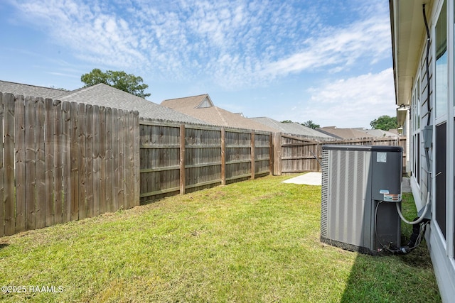 9036 Stonecroft Ave, Baton Rouge, LA 70810 - view of yard with central AC