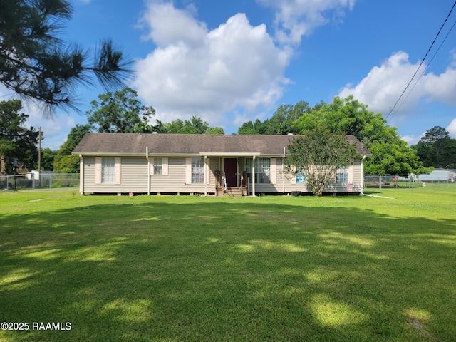 1933 Green St, Jeanerette, LA 70544 - view of front of house with entry steps
