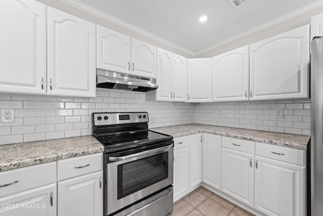 315 Kelso Dr, Carencro, LA 70520 - kitchen featuring electric stove, under cabinet range hood, white cabinetry, crown molding, and decorative backsplash