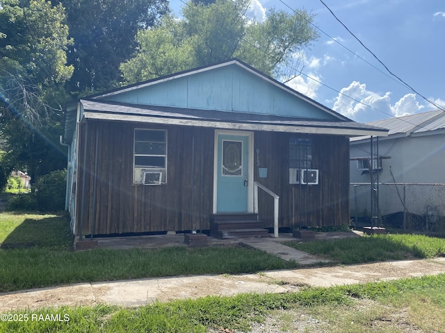 913 Plum St, Lafayette, LA 70501 - view of front of house featuring entry steps