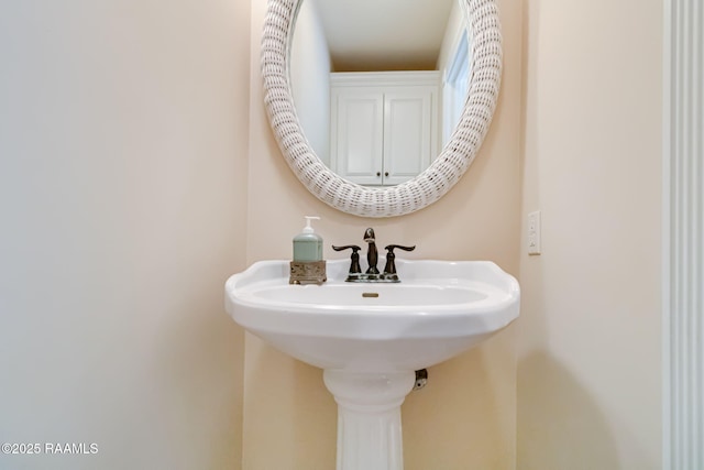 2424 Vista Dr, Opelousas, LA 70570 - view of bathroom