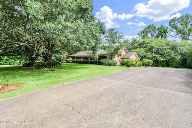 138 Cypress Dr, Opelousas, LA 70570 - view of front of house featuring a front yard