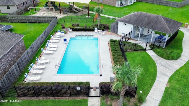 604 Bay Meadow Ln, Lafayette, LA 70507 - community pool with a patio