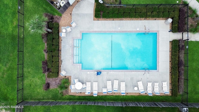 604 Bay Meadow Ln, Lafayette, LA 70507 - aerial view of a pool