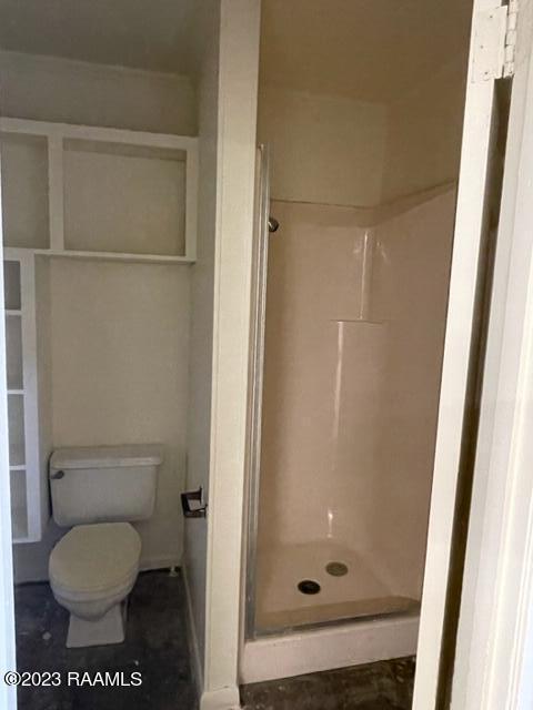 1944 Mills St, Scott, LA 70583 - full bath featuring toilet and a stall shower