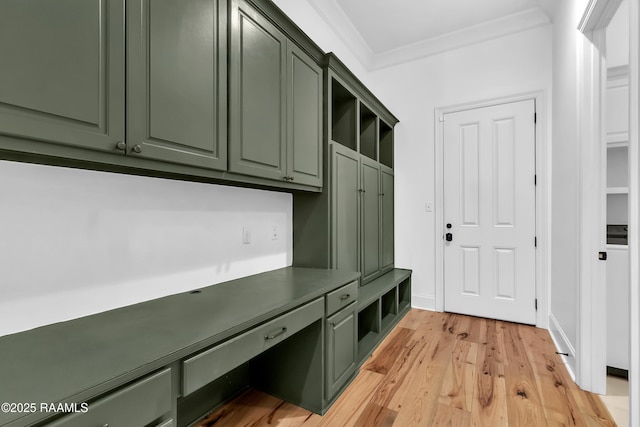 3132 Veranda View Ave, Baton Rouge, LA 70810 - mudroom with light wood finished floors, ornamental molding, and baseboards