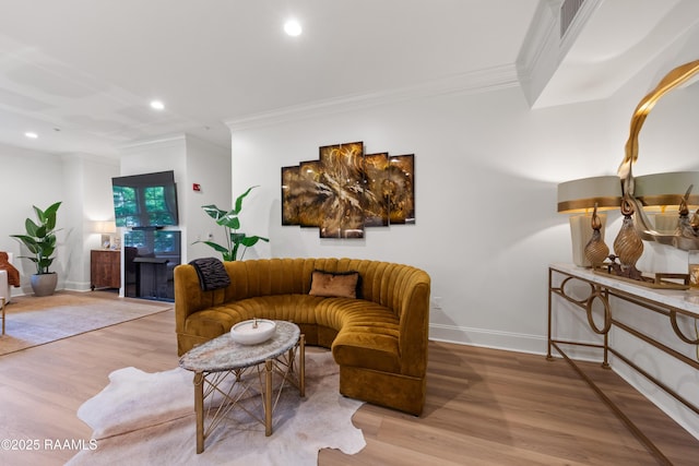 302 Richland Ave Unit 207C, Lafayette, LA 70508 - living room featuring crown molding, wood finished floors, recessed lighting, and baseboards