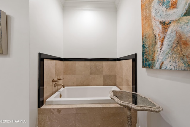 302 Richland Ave Unit 207C, Lafayette, LA 70508 - full bath featuring a garden tub and crown molding