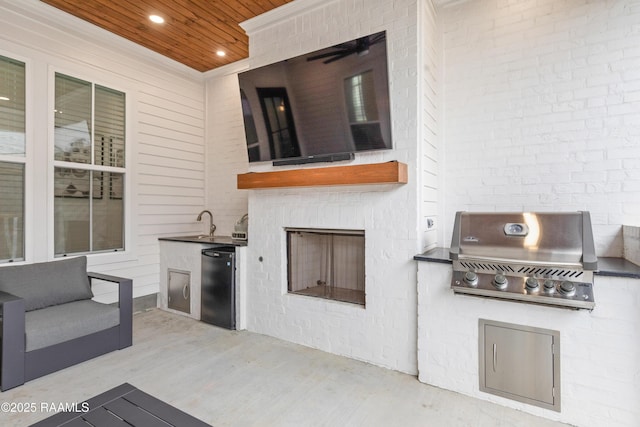 201 Lake Crest Ln, Youngsville, LA 70592 - view of patio / terrace featuring a sink