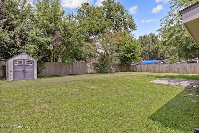 213 Marilyn Dr, Lafayette, LA 70503 - view of yard with a patio area