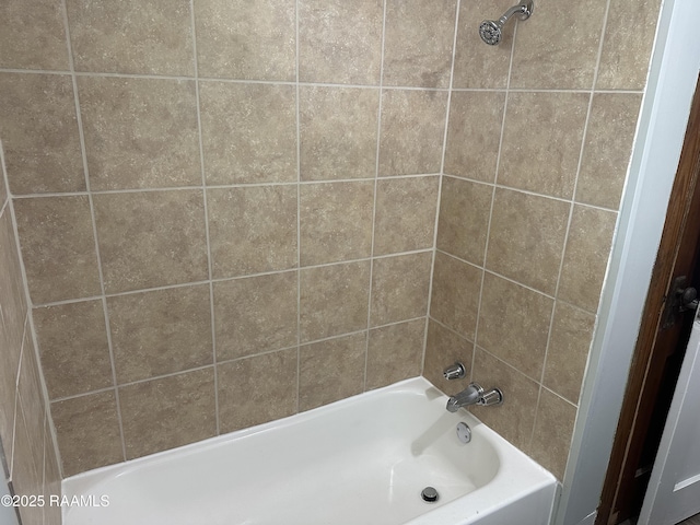 627 S Railroad Ave, Opelousas, LA 70570 - full bath with shower / bathtub combination